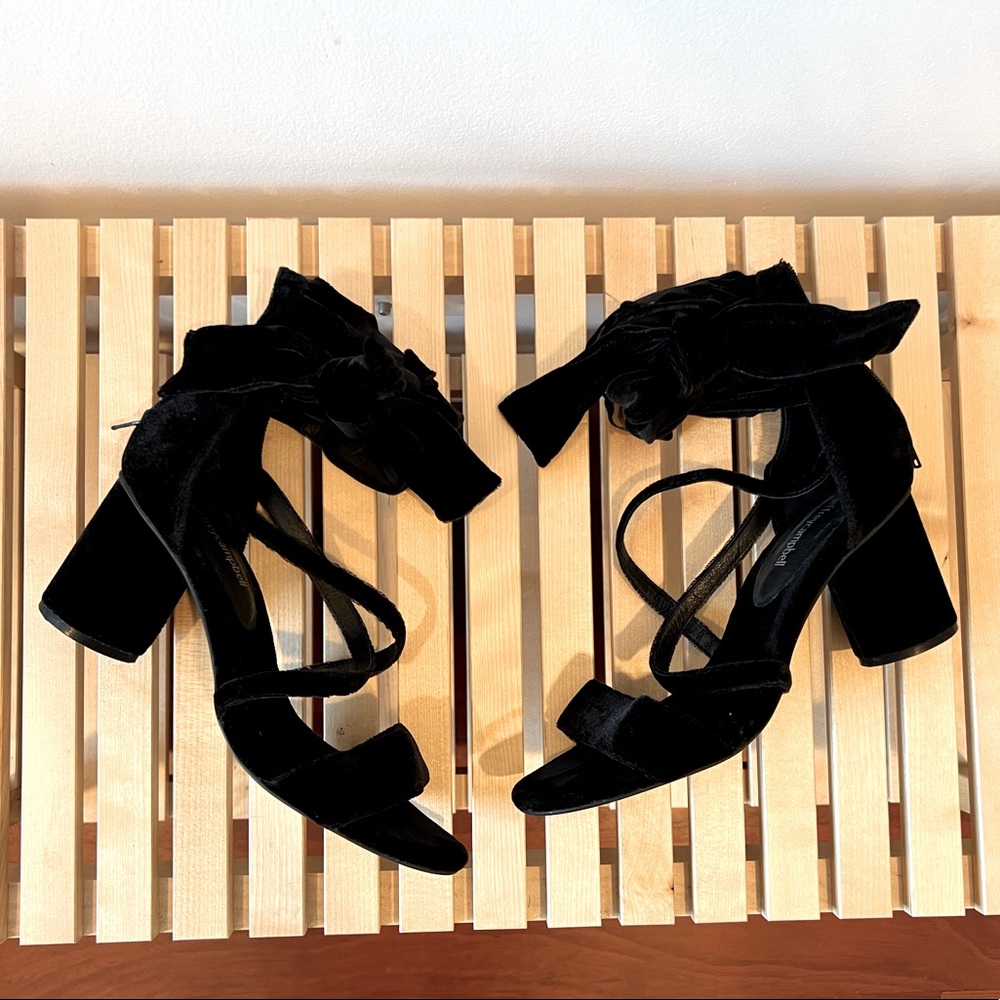 Black Velvet Strappy Heel Sandle Size 10